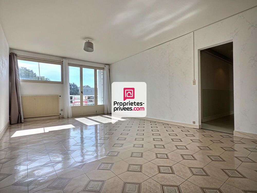 Appartement T4 d'env. 111m2 avec 3 ch., ascenseur et parking couvert dans secteur prisé sur PERIGUEUX (24000)
