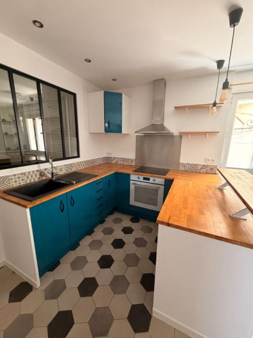 Roquevaire -T2 de 36 m² entièrement rénové