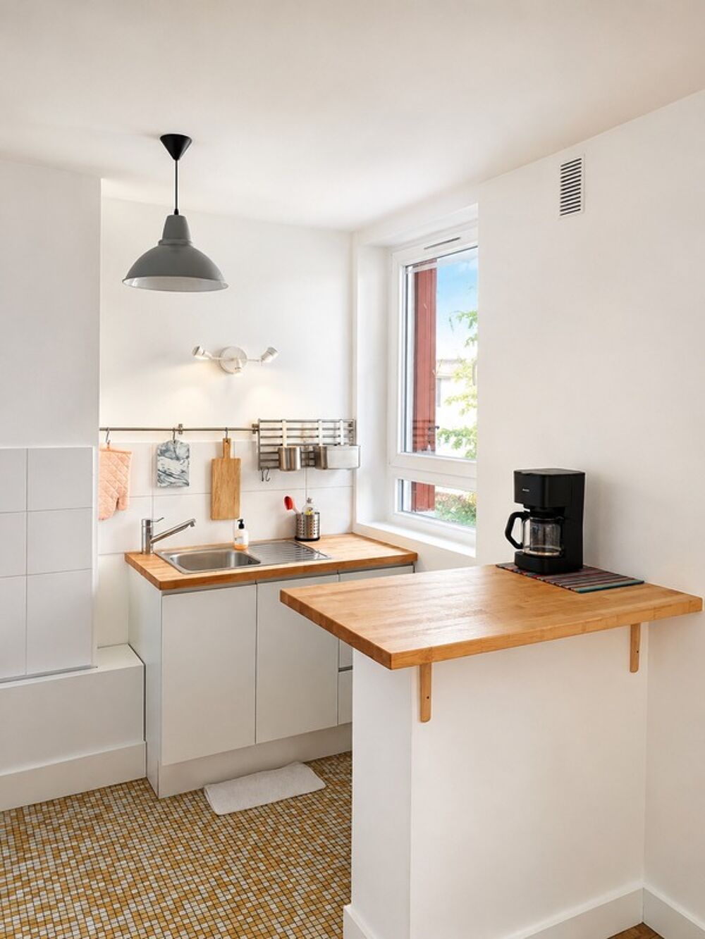 Vente Appartement - 92100 BOULOGNE BILLANCOURT - METRO MARCEL SEMBAT - STUDIO EN PARFAIT ETAT - BALCON - 2EME ETAGE AVEC ASCENSEUR - CAVE - Boulogne billancourt