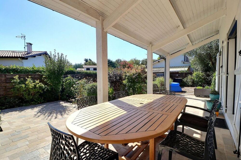 Vente Maison Maison familiale 4 chambres ? Jardin 410 m² ? Environnement calme Le pian medoc