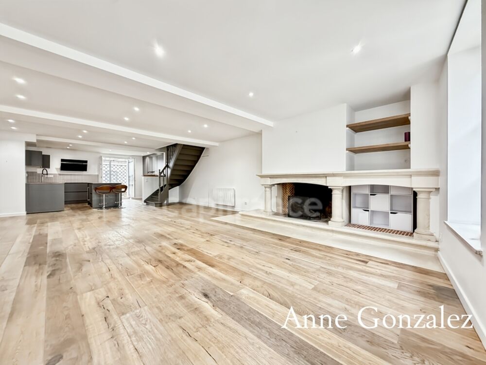 ORLEANS Coeur de ville entre bords de Loire et Halles Châtelet, à vendre superbe maison rénovée avec qualité : pièce de réceptio