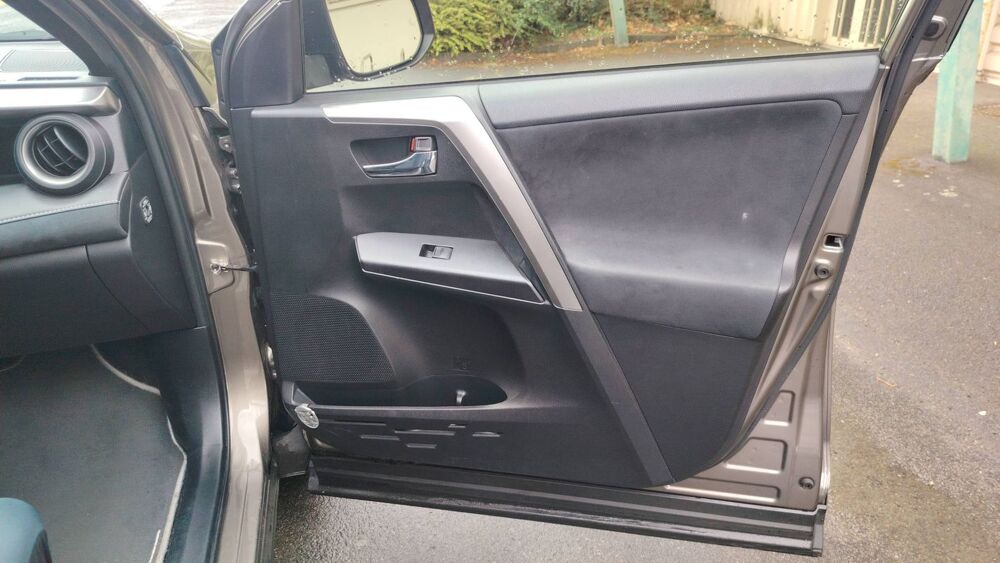 RAV 4 IV 2.5 VVTi 197 Hybrid E-CVT Design - Entretien constructeur 2016 occasion 79000 Niort