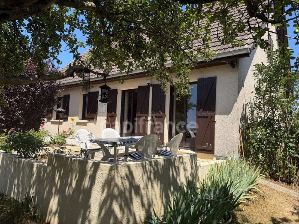 Maison à vendre 7 pièces de 141 m2 Saint Georges sur Baulche (89) 4 chambres. Sous sol. Terrain 600 m2