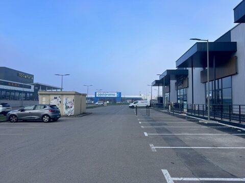   A LOUER - CELLULE COMMERCIALE 