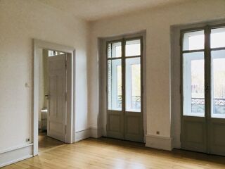 Location Appartement Appartement de caractère de 130 m²,T6 face au parc de l'Orangerie STRASBOURG (67) Strasbourg