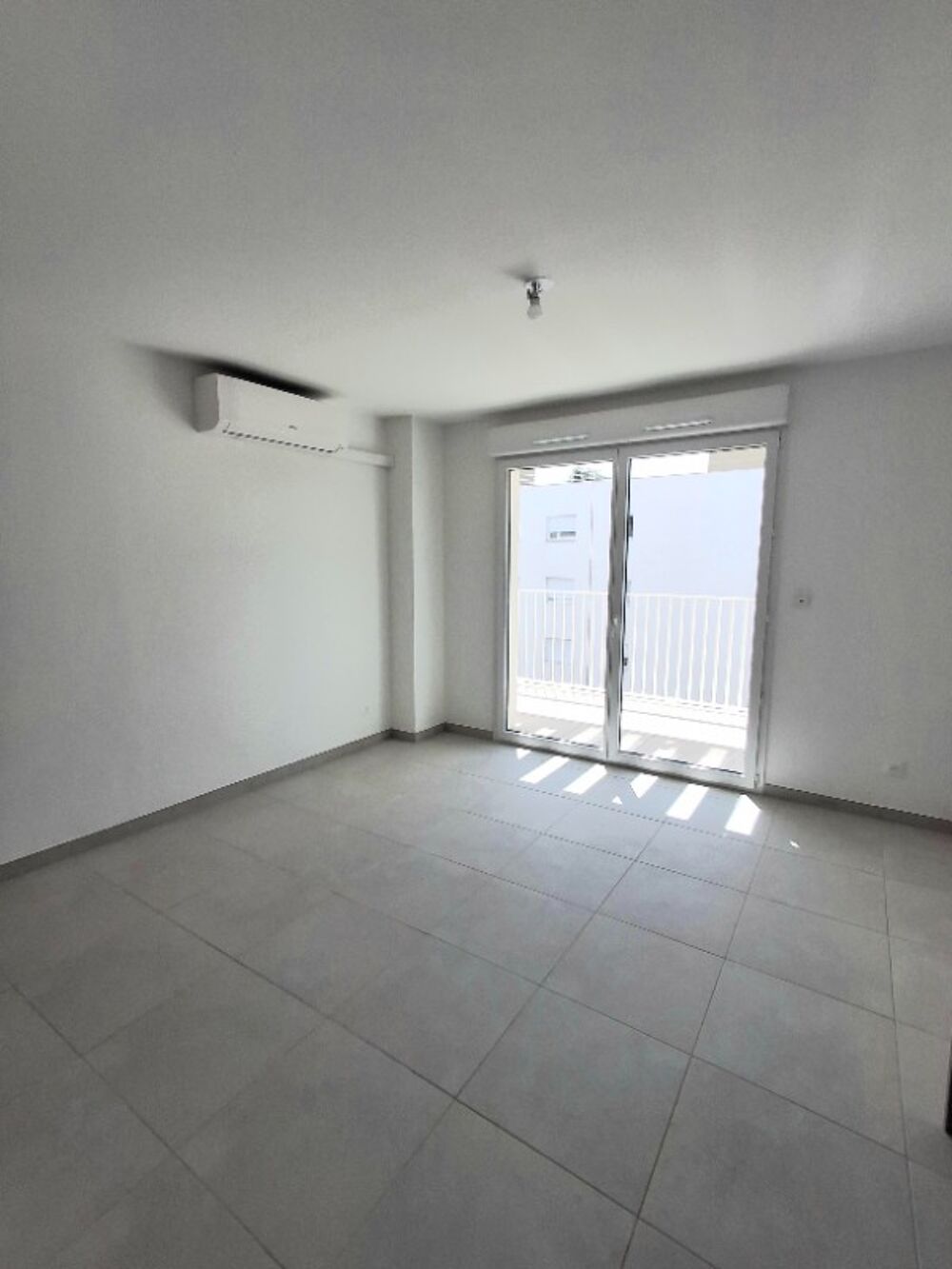 T1 NEUF avec balcon et parking à MONTEUX