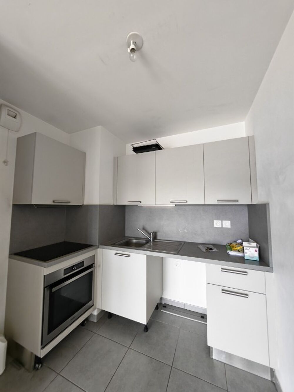 Location Appartement T2 avec terrasse et parking à FREJUS Frejus