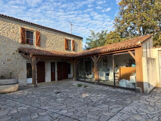  Propriété/château à vendre 4 pièces 90 m²