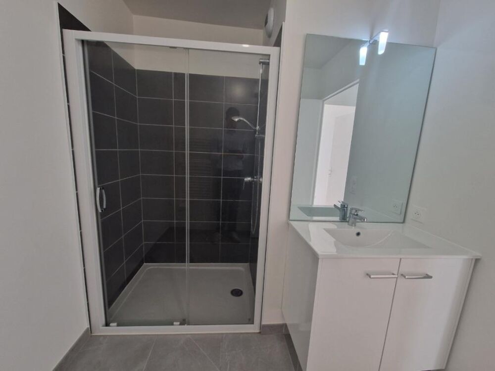 Appartement T2 avec parking et balcon à MAROMME