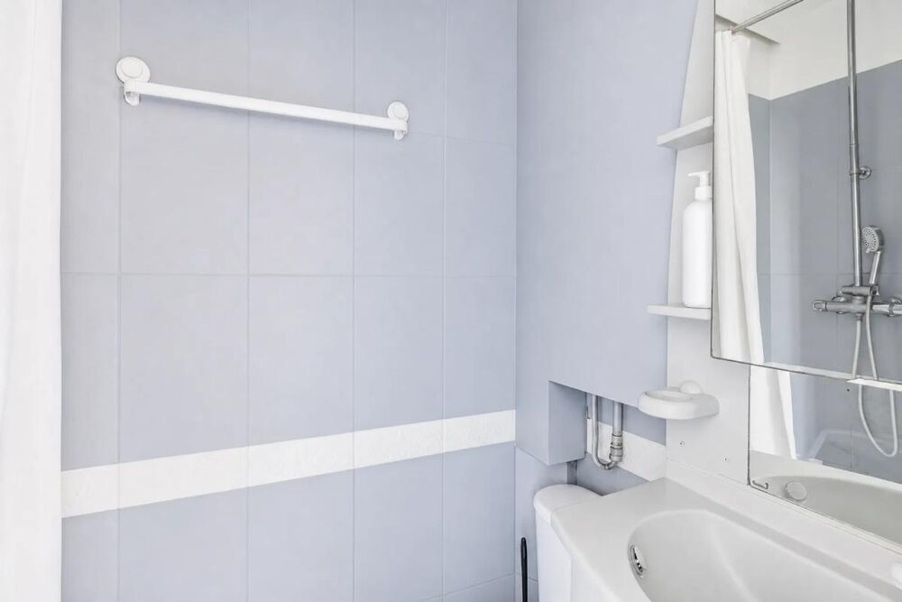 Studette rénovée de 12m² à Paris 3ème