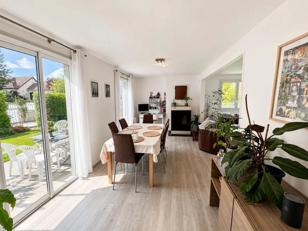 Maison de 8 pièces de 145 m² à Chartainvilliers