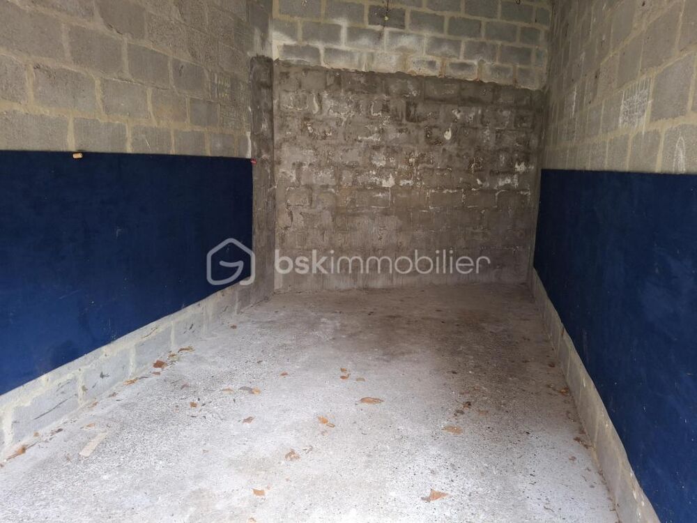 Vente Parking/Garage ***A VENDRE CENTRE VILLE DE DIEPPE - 1 BOX PARKING FERME + 1 REMISE ATTENANTE  26M2  AU TOTAL*** Dieppe