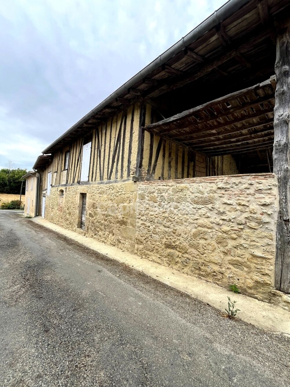 Vente Maison A vendre et rénover : Ancien corps de ferme 9 pièces, 6 chambres, au coeur d'un village proche de MAUVEZIN (32) Mauvezin