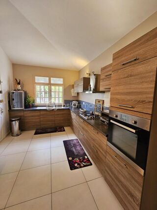  Propri�t�/ch�teau � vendre 7 pi�ces 211 m�