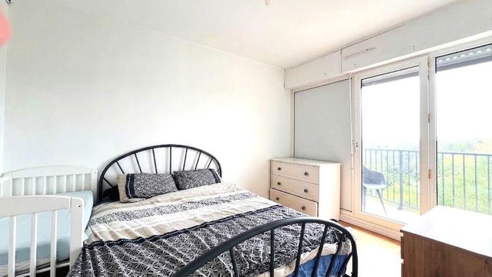 Dpt Finistère (29), à vendre QUIMPER appartement T4 de 77 m² habitable - Terrasse - 3 Balcons - Cave