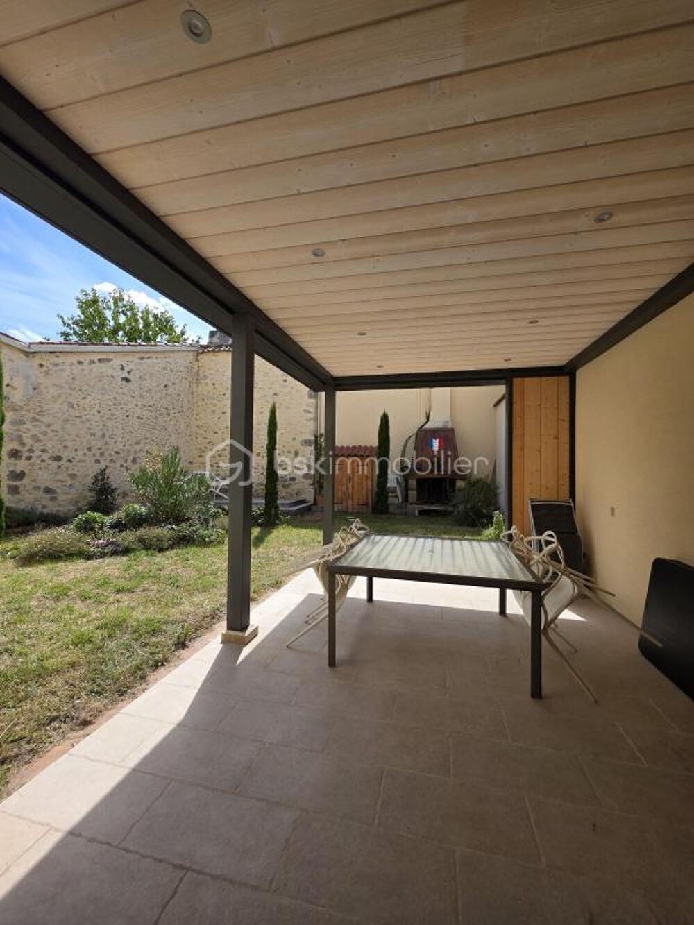 MAISON DE VILLAGE A SOS 175 m²- JARDIN