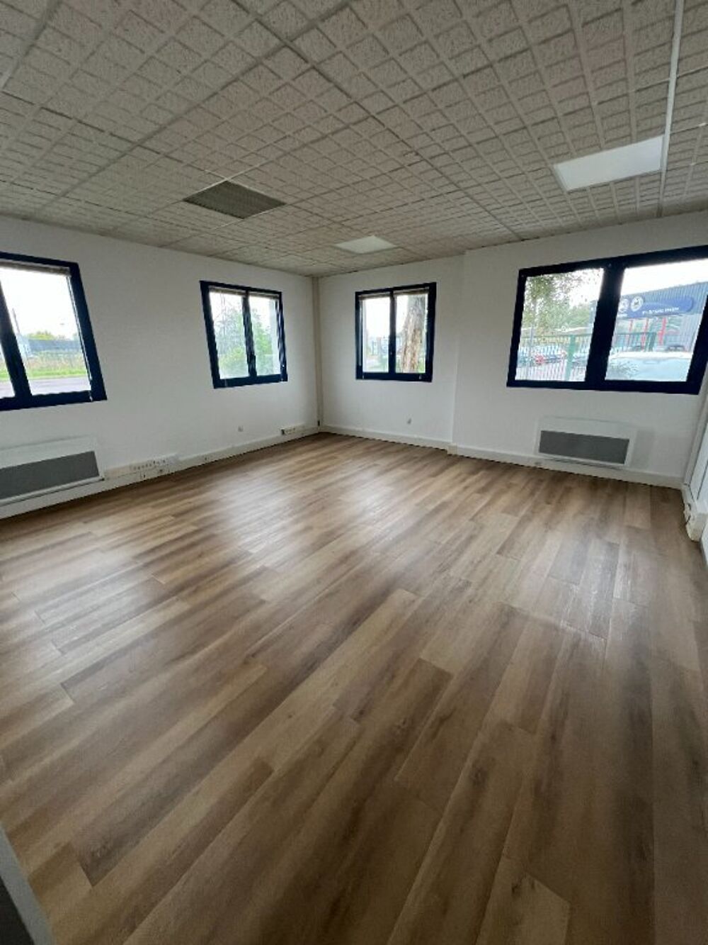   À louer : Bureaux modernes à Chalon Sud - 180 m² Chalon sur saone