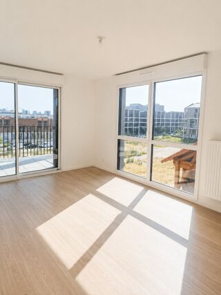  Appartement à louer 3 pièces 85 m²