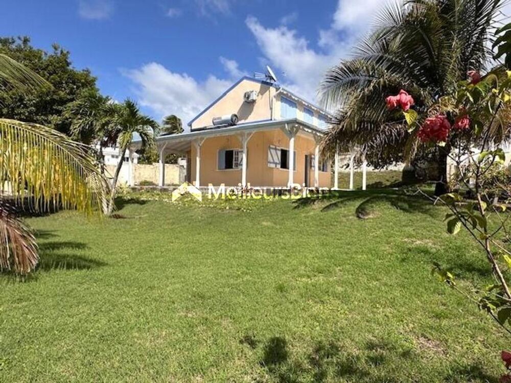 Vente Maison A VENDRE JOLIE VILLA T4 R+1 PROCHE PLAGE BOIS JOLAN SAINTE ANNE Sainte anne