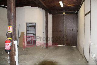  Immeuble à vendre 8 pièces 550 m²