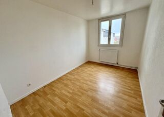  Appartement à louer 5 pièces 94 m²
