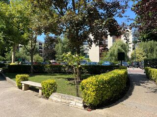 Appartement 4 pièces 82 m² · à Le Chesnay · 82 m² · 333 000 €