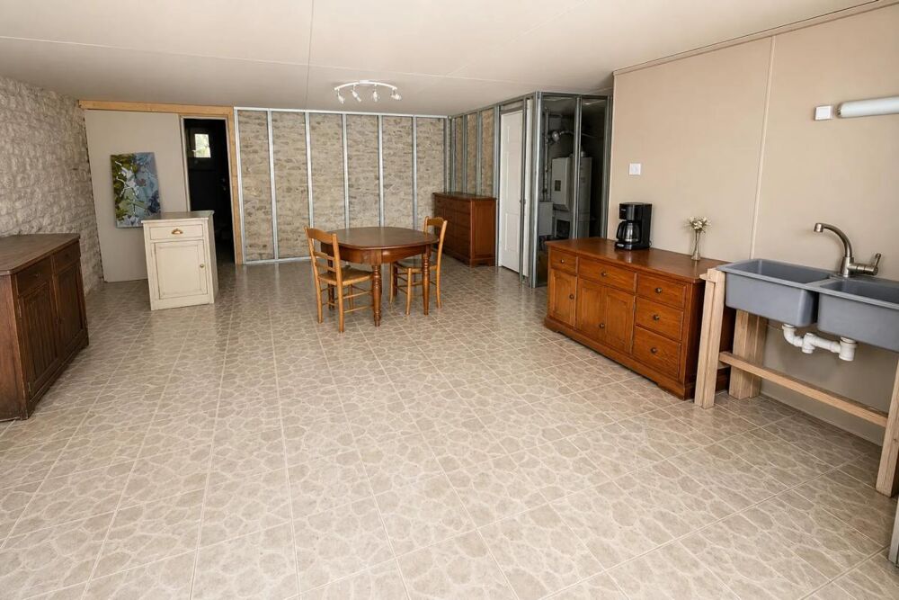 Maison entièrement à rénover Valence en Poitou