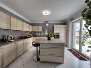  Maison  vendre 7 pices 177 m