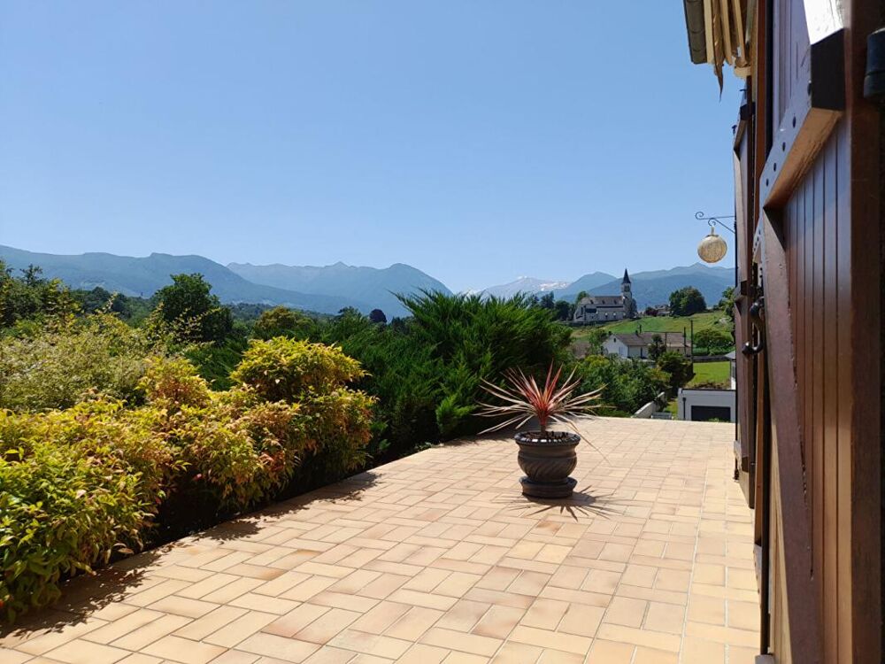 Villa sur 3 niveaux en face des Pyrénées
