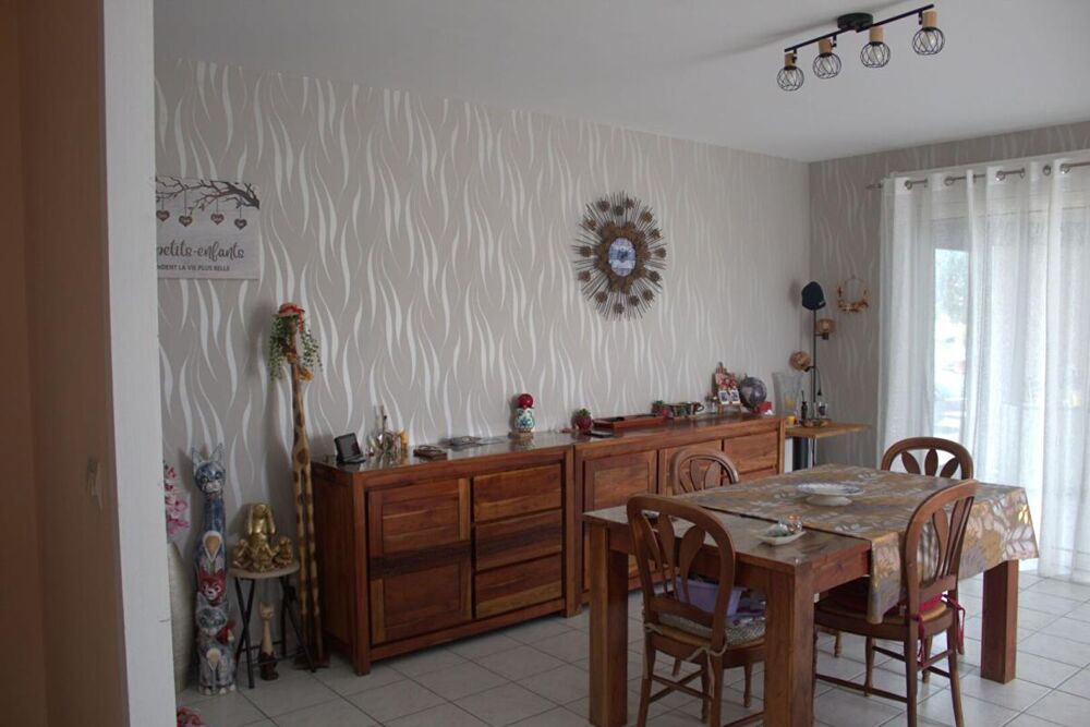 Vente Maison Maison de 110m² avec 3 chambres, véranda et garage à Saint Romain De Benet 289 000 Saint romain de benet