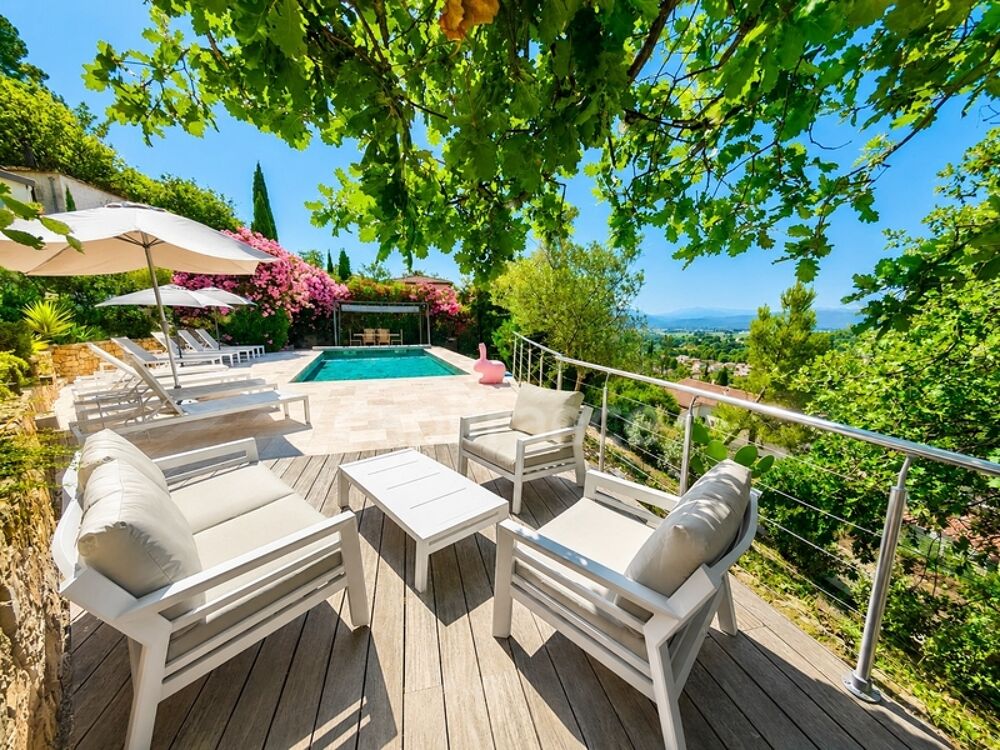 Maison à vendre 6 pièces LA MOTTE (83), 4 chambres, piscine, jardin paysagé de 1980 m²