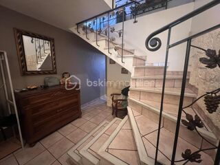  Maison � vendre 9 pi�ces 223 m�