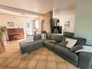  Villa  vendre 11 pices 243 m