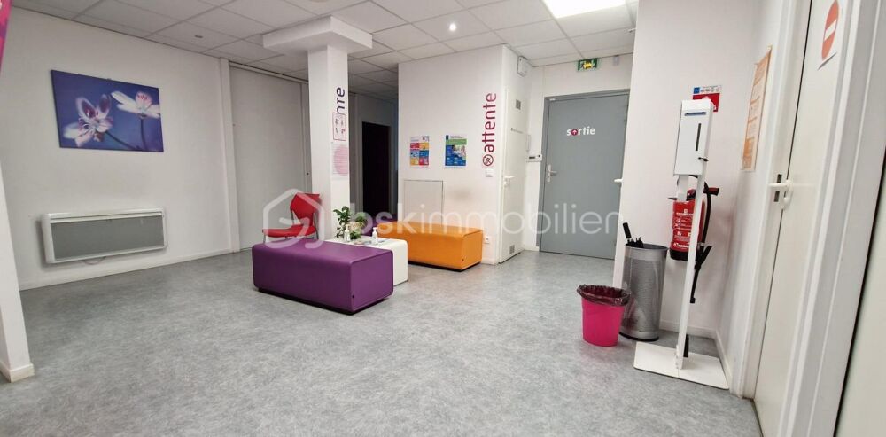   LOCAUX D' ENTREPRISE - BUREAUX AVEC PLACES DE STATIONNEMENT Saint egreve