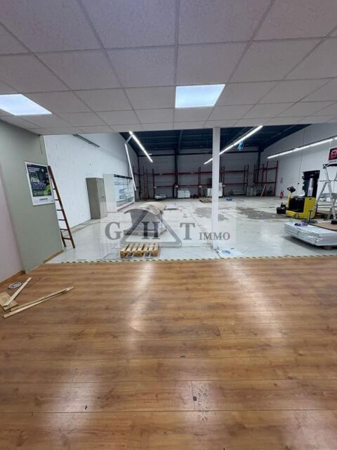   ENTREPOT 464 M²  A VENDRE – VAUX-LE-PÉNIL 