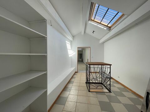   Centre CHAUFFAILLES Local commercial avec appartement rénové - total de 200m2 
