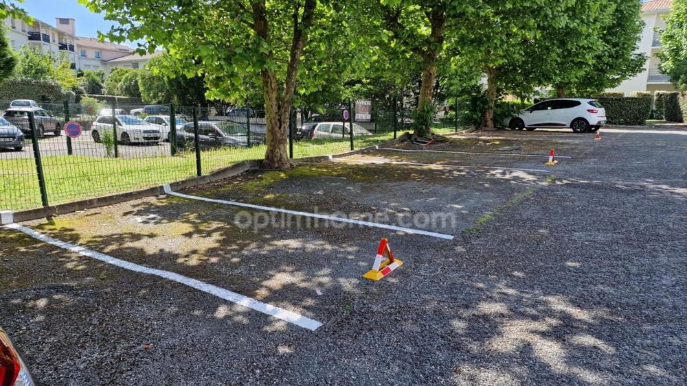 Vente Parking/Garage Place de Parking extérieure Bordeaux Caudéran. Idéal investisseur ou résidents Bordeaux