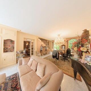  Maison � vendre 11 pi�ces 325 m�