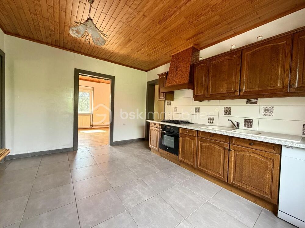Vente Duplex/Triplex Charmant duplex de caractère de 126 m², offrant un beau potentiel après rafraîchissement, au cœur de Puttelange-aux-Lacs Puttelange aux lacs