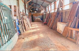  Remise / Grange � vendre 7 pi�ces 1200 m�