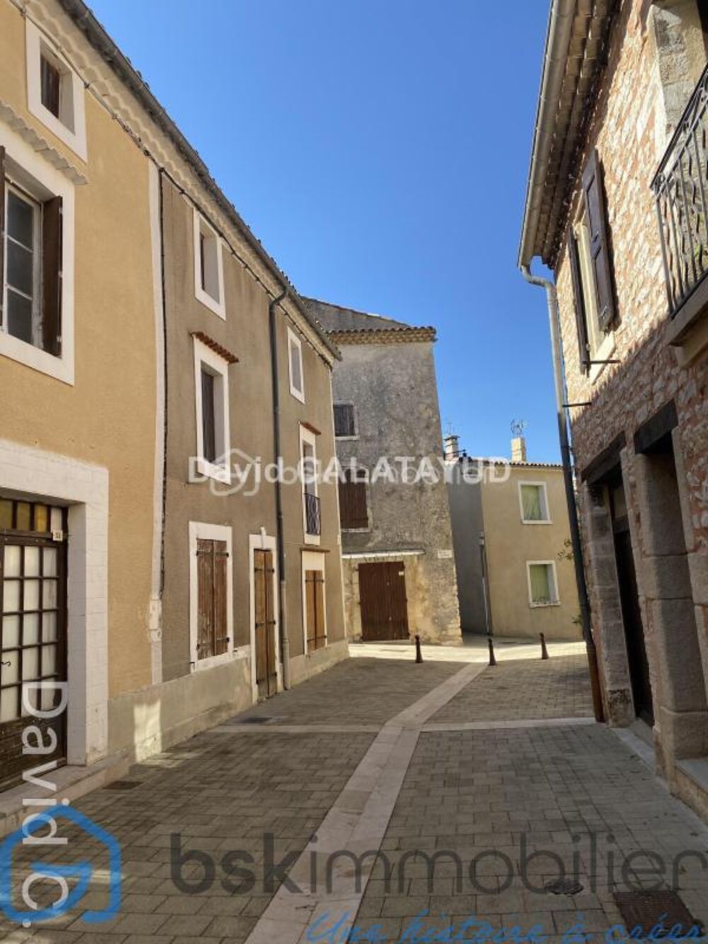 EXCLUSIVITE : Maison de Village à Rénover avec un Potentiel Important à Saint Christol (84)