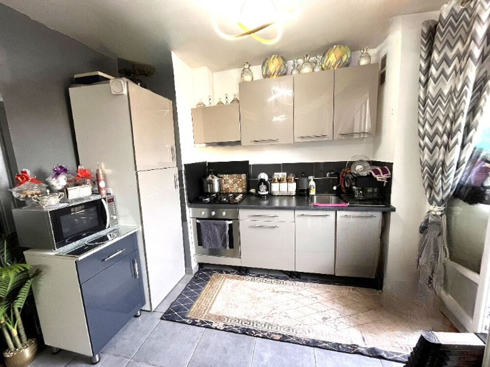 Appartement 3 pièces / 63 m² / 102 000 EUR / MARSEILLE--3E--ARRONDISSEMENT