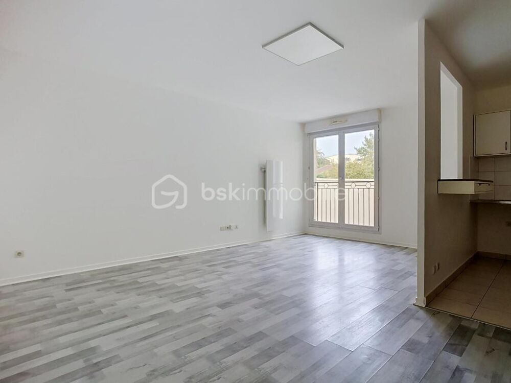 Vente Appartement SPACIEUX STUDIO MONTEVRAIN BOURG DANS RESIDENCE RECEMMENT RAVALEE AVEC PARKING ET ASCENSEUR DPE C Montevrain