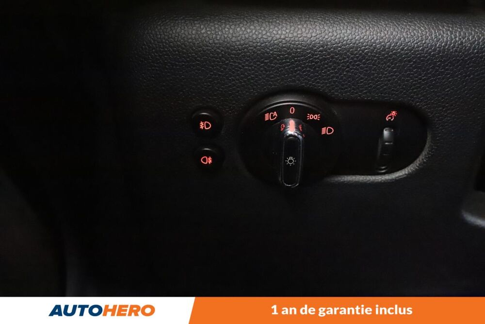 Cooper Mini Cabriolet 2.0 SD Finition Red Hot Chili BVA6 170 2016 occasion 92130 Issy-les-Moulineaux