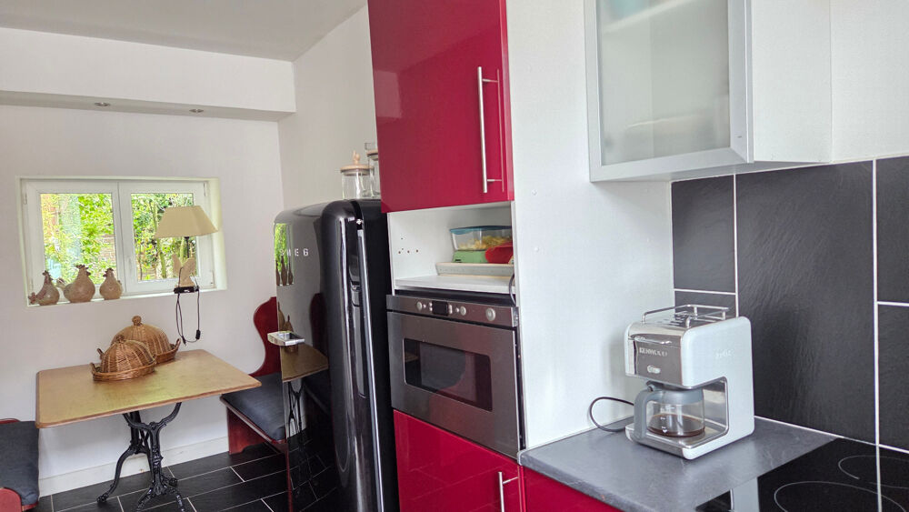 Vente Maison Dpt Yonne (89), à vendre BLENEAU maison de bourg de caractère 5 pièces de 120m2 avec cour de 80m2 Bleneau