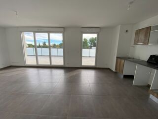  Appartement à louer 3 pièces 65 m²