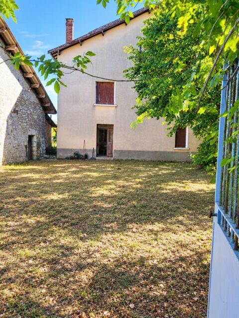   ANCIENNE FERME AVEC DEPENDANCES ET TERRAIN DE 1 HA 900 Maison - 6 pièce(s) - 110 m²
