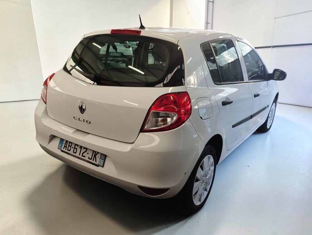 Clio III 1.5 DCI 70 AUTHENTIQUE 2009 occasion 06640 Saint-Jeannet