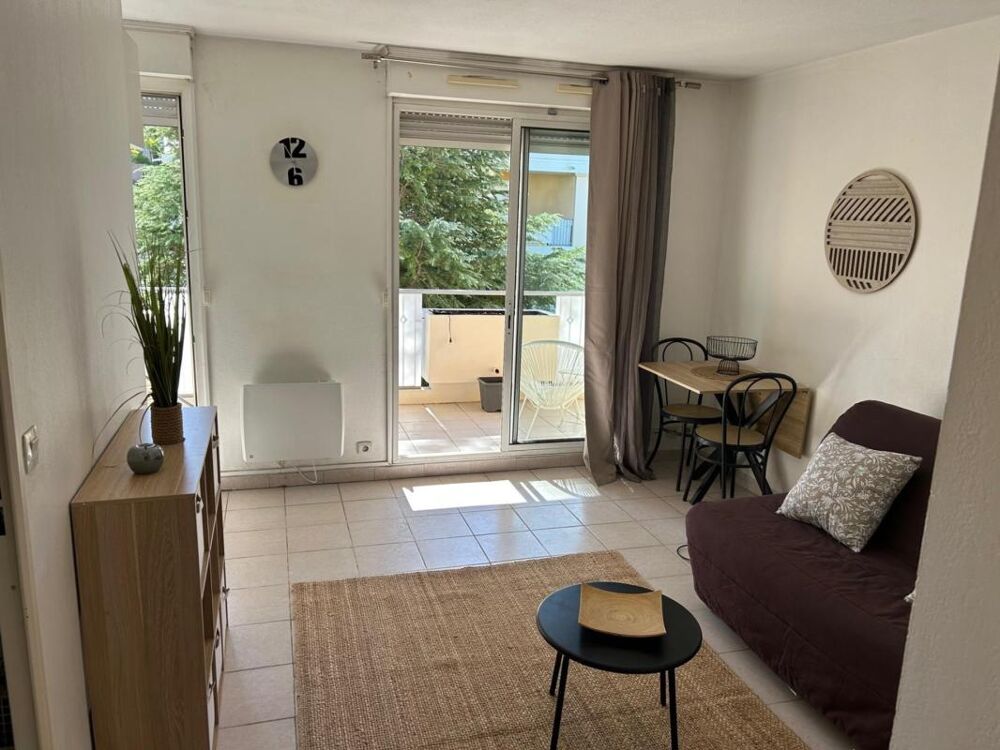 Studio meublé tout équipé avec grande terrasse