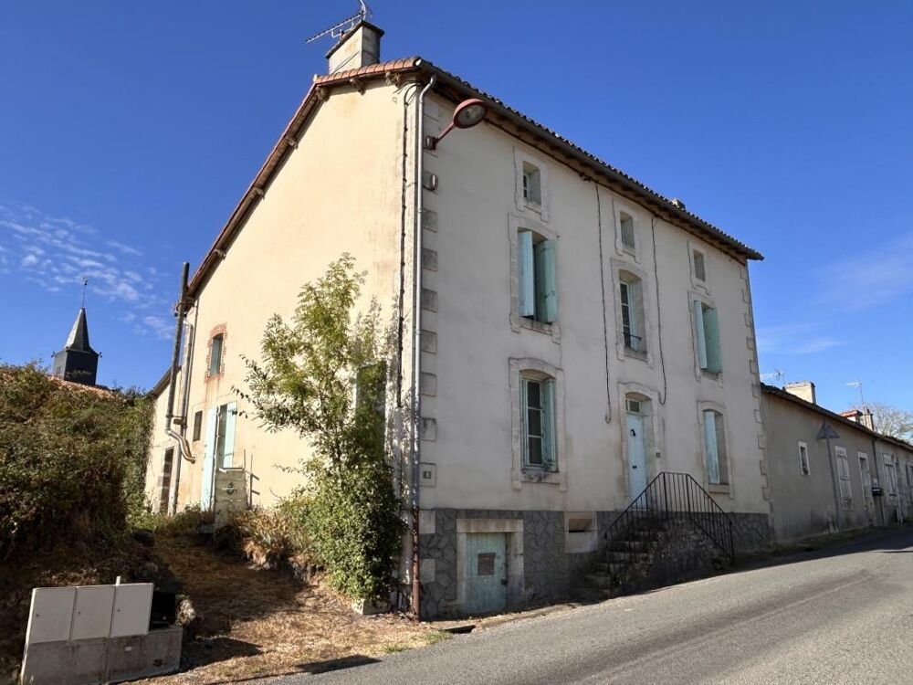 Vente Maison ENSEMBLE IMMOBILIER A RESTAURER (3 LOGEMENTS et une DÉPENDANCE) , CENTRE BOURG, JARDIN, PROCHE ÉCOLE Chantecorps